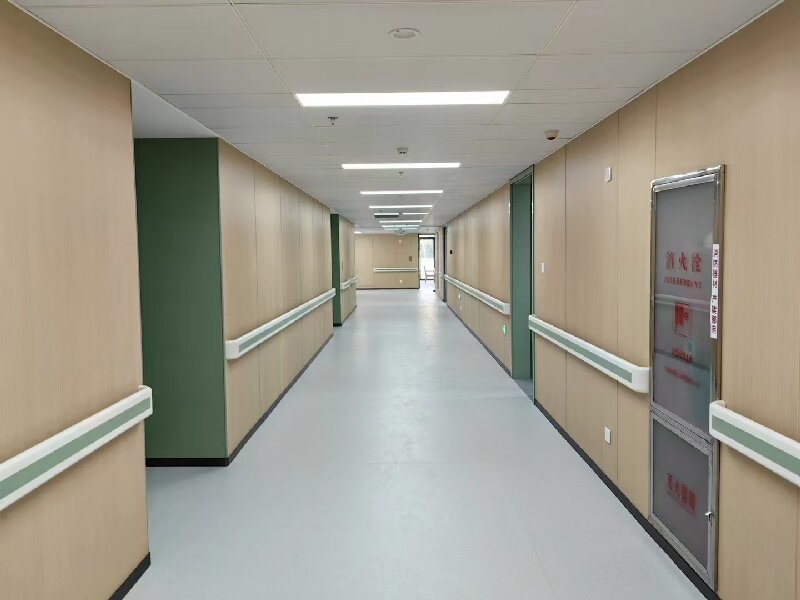 医用同质透心PVC地板为何成为三甲医院地面首选？