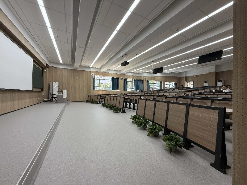 学校塑胶地板厂家直供！大巨龙静音防滑地板，守护师生日常活动安全