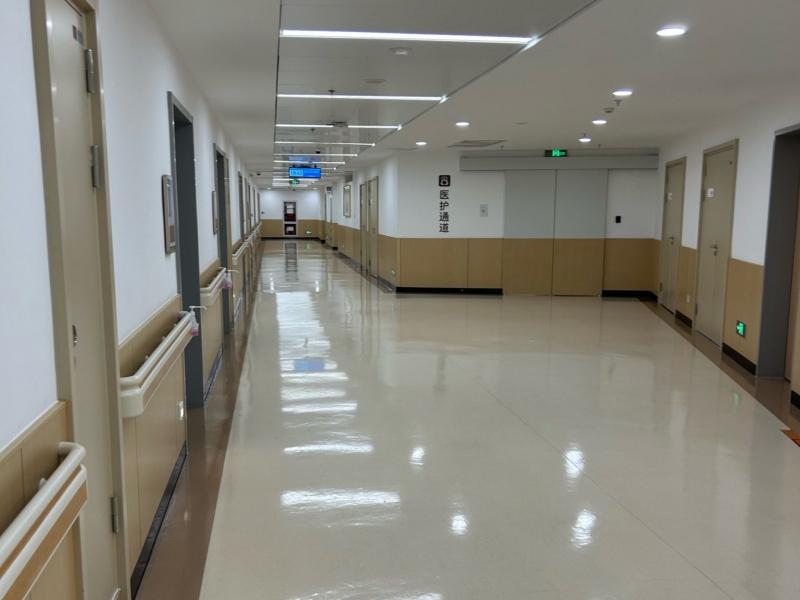 大厅走廊同质透心地板