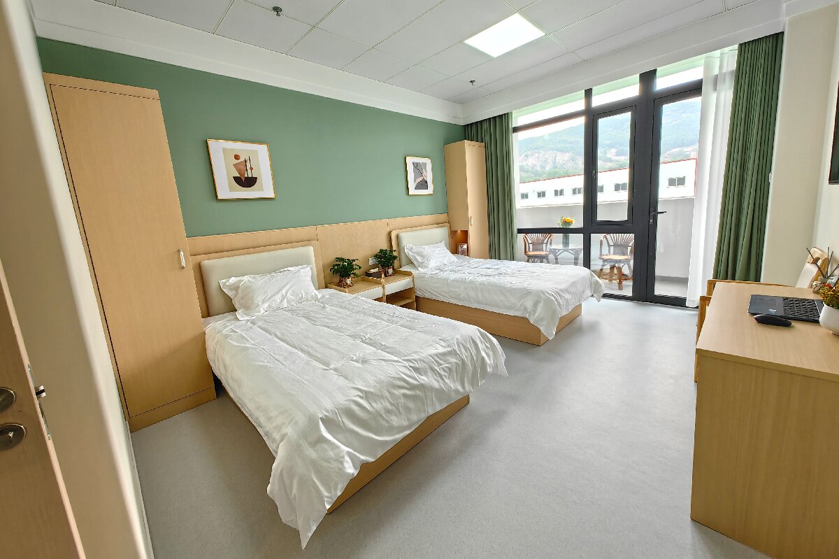 DaJuLong medical homogeneous PVC flooring