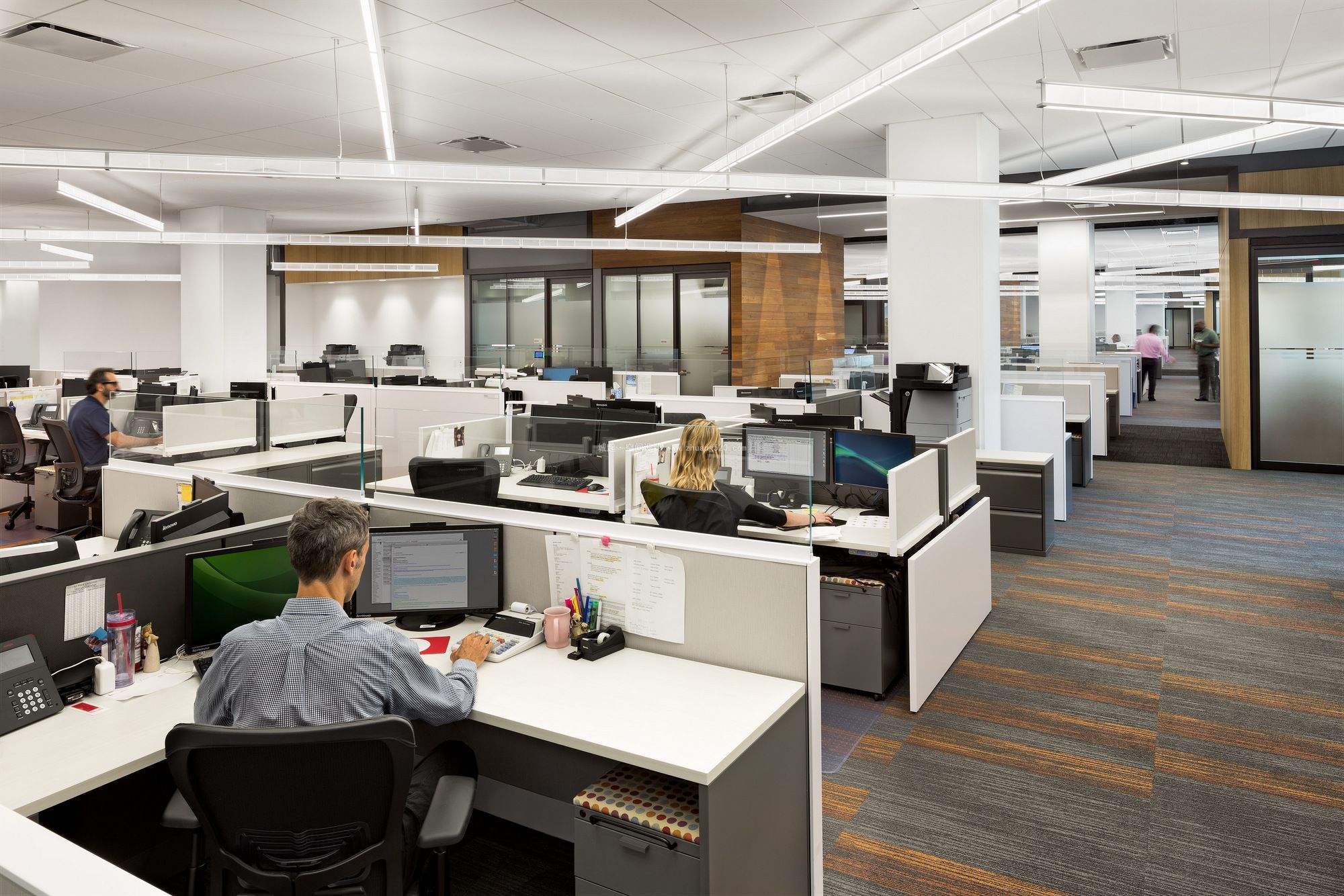 大巨龙pvc地板耐磨,抗压,不留痕迹