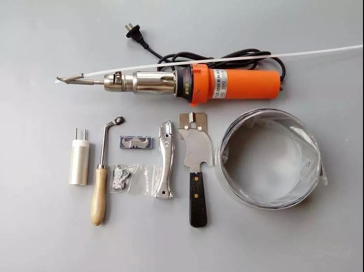 pvc塑胶地板是如何铺装上墙的？