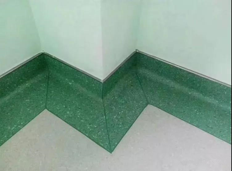 pvc塑胶地板是如何铺装上墙的？