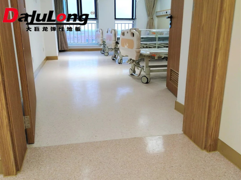 大巨龙是国内最大的pvc卷材地板生产厂家之一