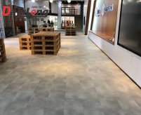 SPC锁扣地板铺在办公室不仅高端而且上档次