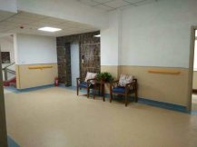 办公室如何选择PVC卷材地板可以提升办公室档次