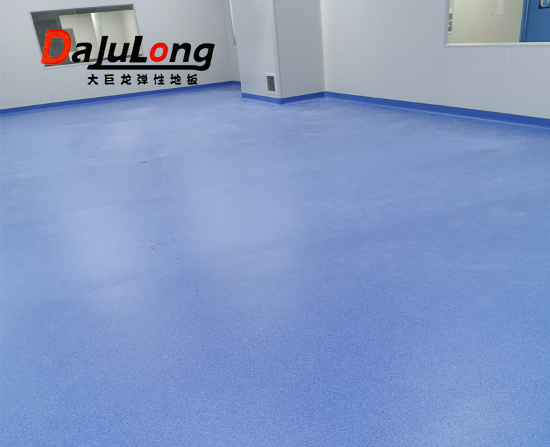 同质透心pvc地板的价格是多少钱一平方呢？