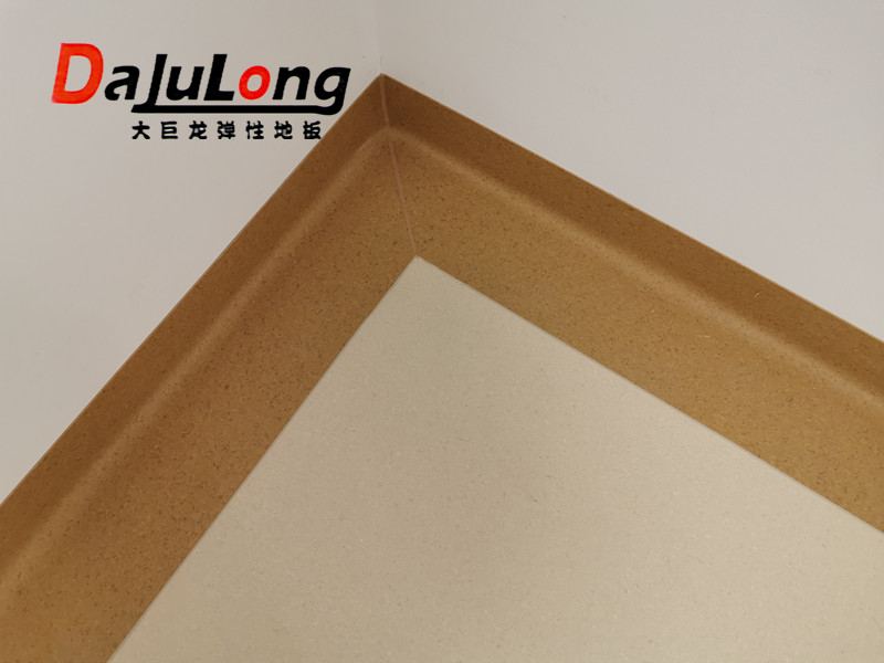 同质透心pvc地板的价格是多少钱一平方呢？